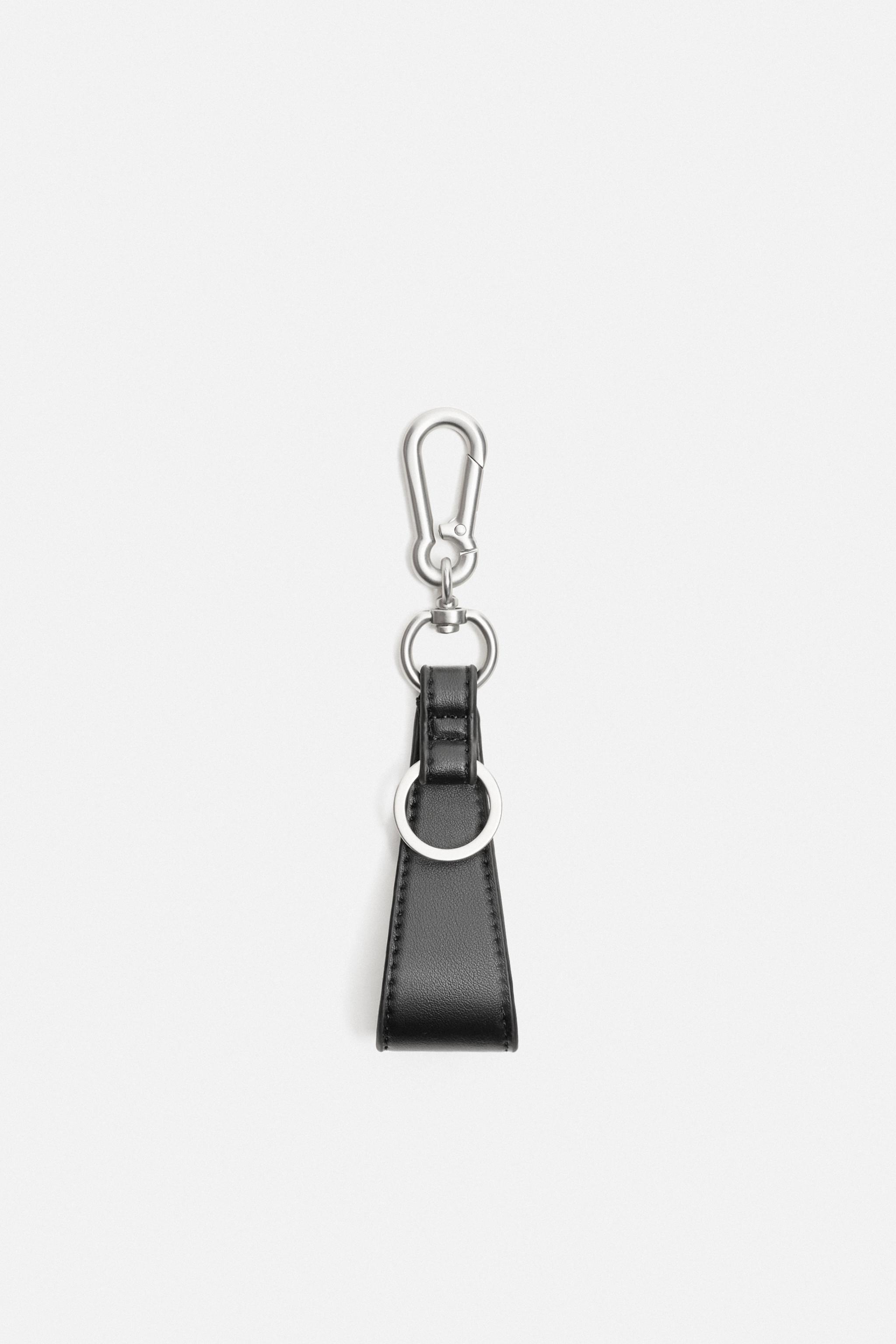 SMOOTH KEYCHAIN